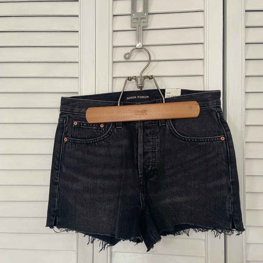 Brand new black denim forum yoko jean shorts size 26